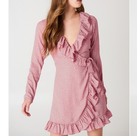Na-KD Dresses & Skirts - NA-KD dotted frilly wrap dress NWT dusty pink